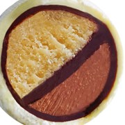 Marcipan, nougat, mørk chokolade Amazonas 61 %, hvid chokolade og krokant.